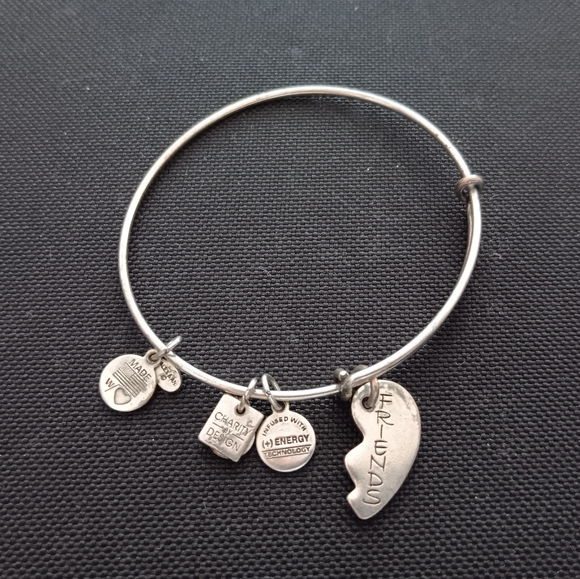 Alex and Ani Vintage Best Friends Bracelet - Picture 5 of 8
